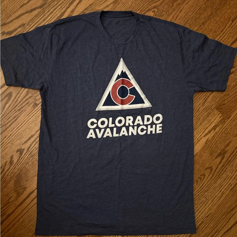 New! NHL Colorado Avalanche Tee - Picture 1 of 2